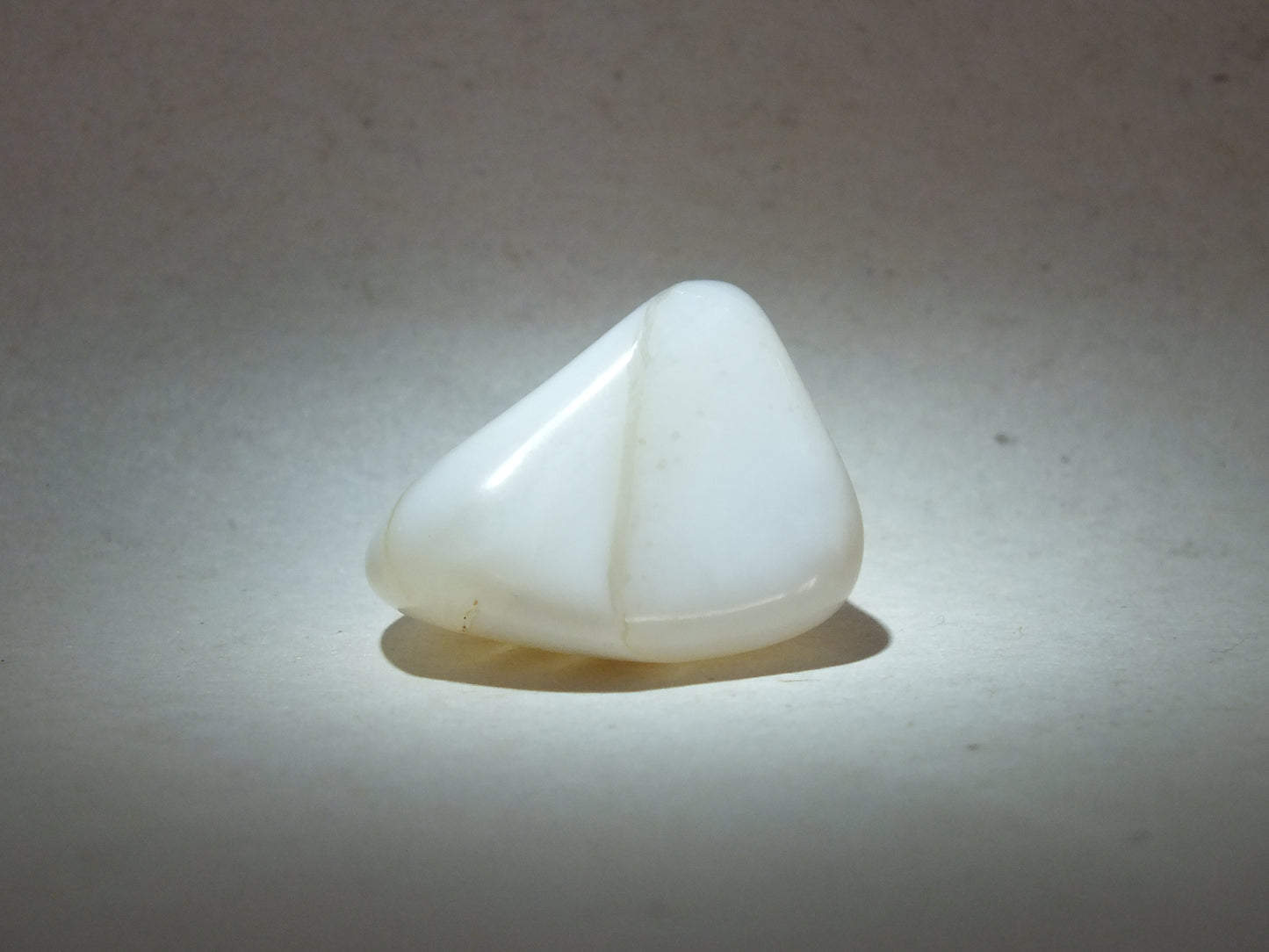 Tumbled White Common Opal
